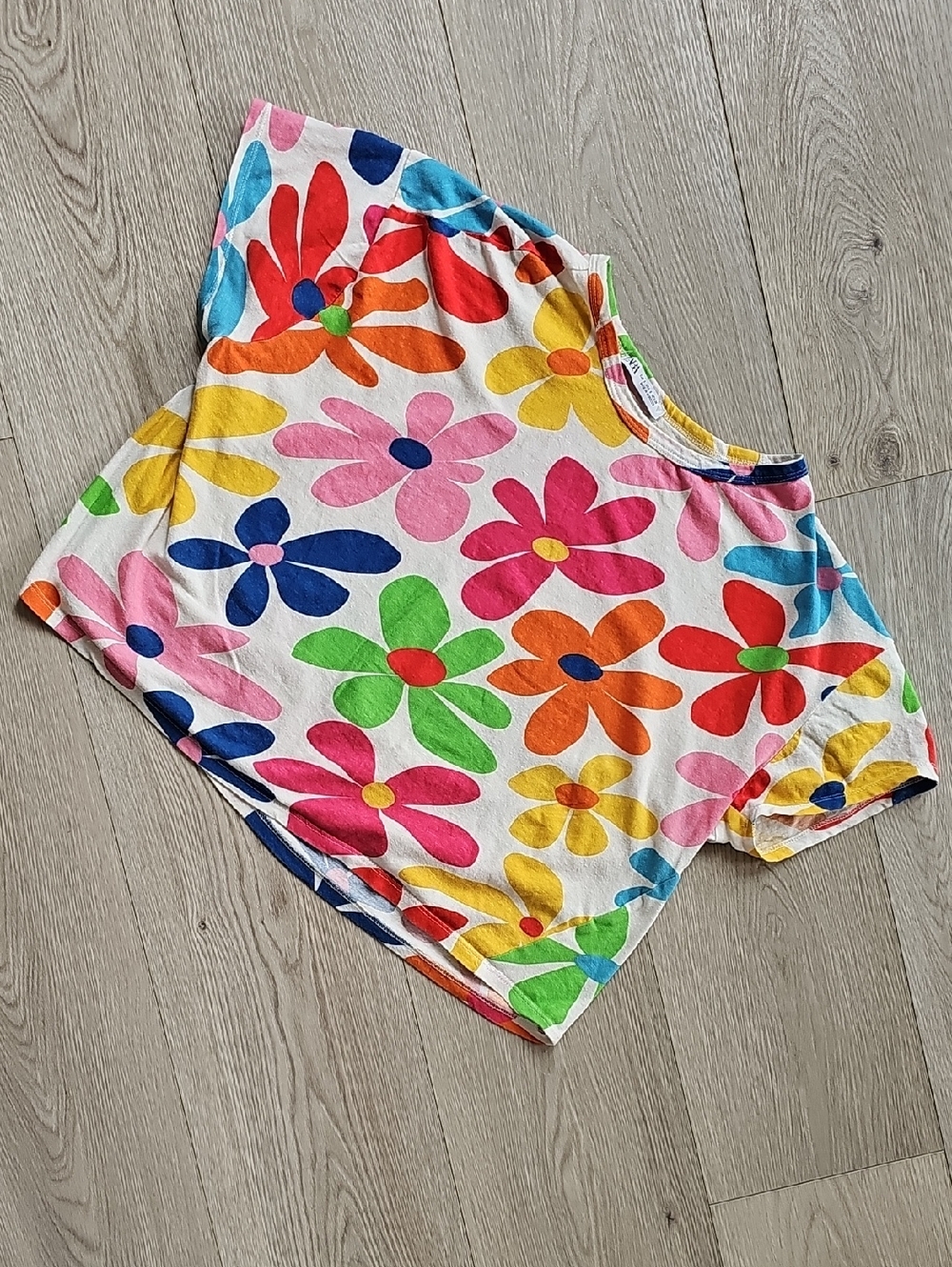 Zara Bright Floral Diagonal Seam Boxy Cropped Tee,‎ Small